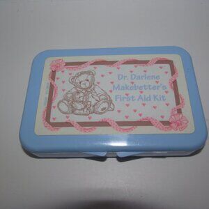 Cherished Teddies Dr. Darlene Makebetter's First Aid Kit With Bandaids 1997